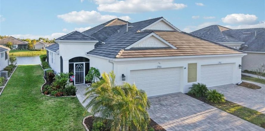 Apartment in Sarasota, Florida 2 bedrooms, 153.2 sq.m. № 2258508