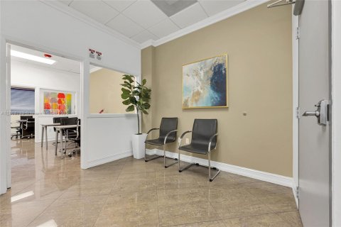 Immobilier commercial à vendre à Doral, Floride № 1925770 - photo 24