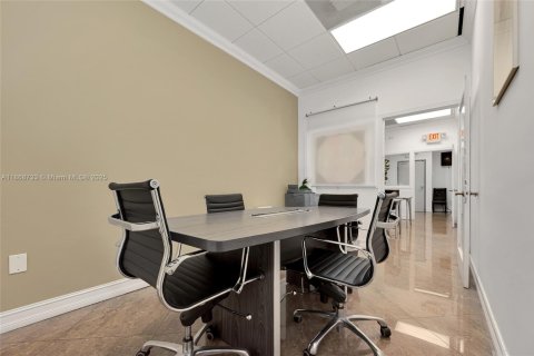 Immobilier commercial à vendre à Doral, Floride № 1925770 - photo 29