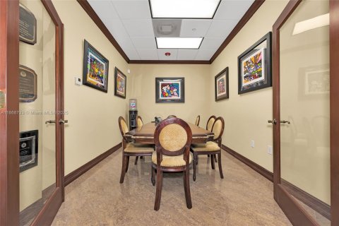 Immobilier commercial à vendre à Doral, Floride № 1925770 - photo 13