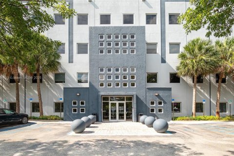 Immobilier commercial à vendre à Doral, Floride № 1925770 - photo 6