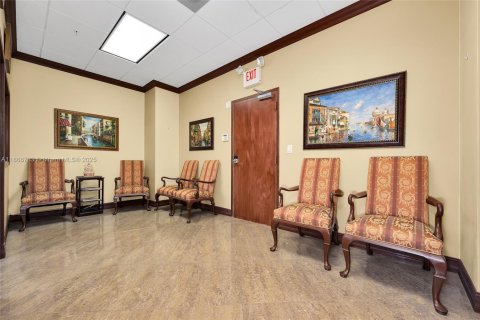 Immobilier commercial à vendre à Doral, Floride № 1925770 - photo 11