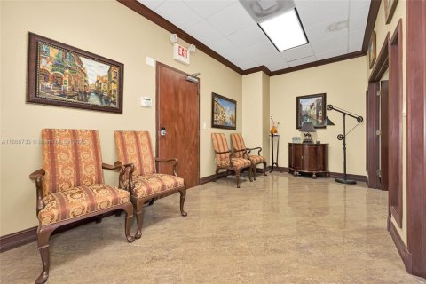 Immobilier commercial à vendre à Doral, Floride № 1925770 - photo 12