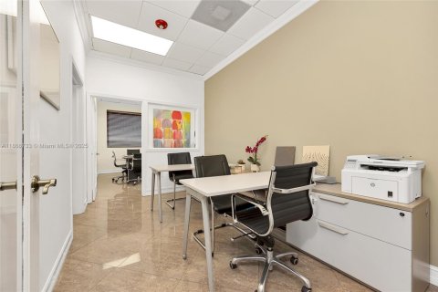 Immobilier commercial à vendre à Doral, Floride № 1925770 - photo 26