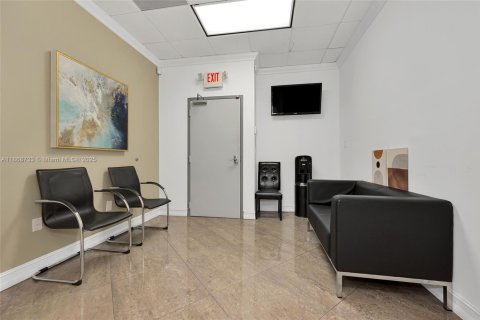Immobilier commercial à vendre à Doral, Floride № 1925770 - photo 25