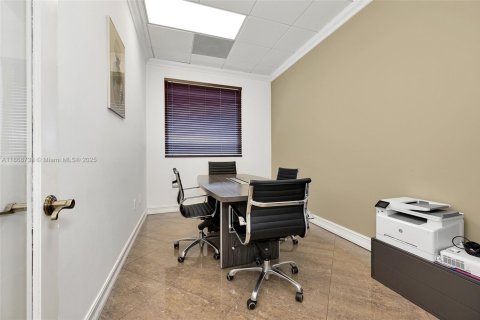 Immobilier commercial à vendre à Doral, Floride № 1925770 - photo 28