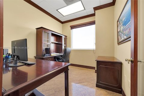 Immobilier commercial à vendre à Doral, Floride № 1925770 - photo 20