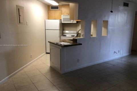 Copropriété à vendre à Oakland Park, Floride: 2 chambres, 82.68 m2 № 2035037 - photo 2