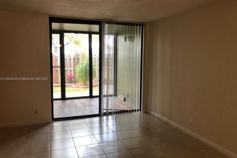 Copropriété à vendre à Oakland Park, Floride: 2 chambres, 82.68 m2 № 2035037 - photo 4
