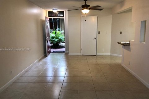 Copropriété à vendre à Oakland Park, Floride: 2 chambres, 82.68 m2 № 2035037 - photo 5