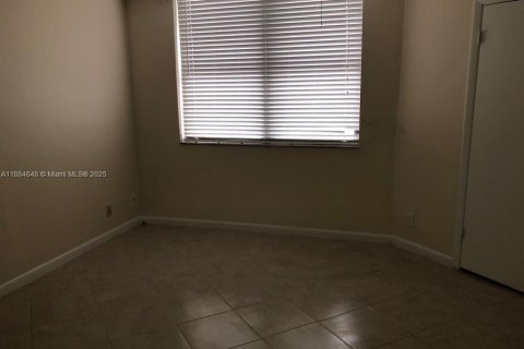 Copropriété à vendre à Oakland Park, Floride: 2 chambres, 82.68 m2 № 2035037 - photo 11