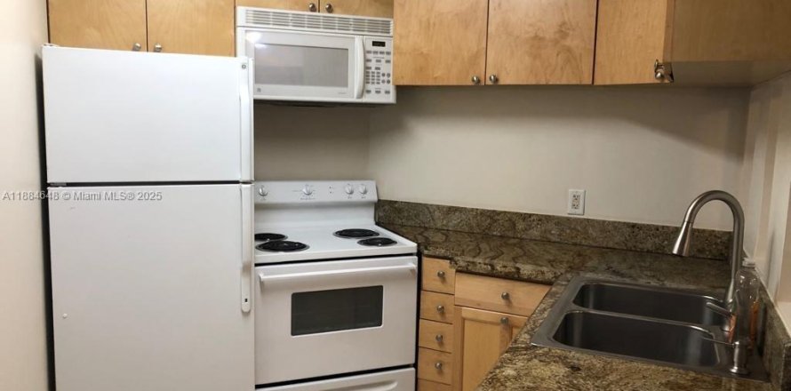 Condo à Oakland Park, Floride, 2 chambres  № 2035037