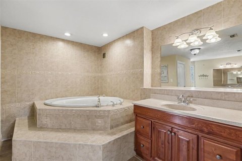 Villa ou maison à vendre à Valrico, Floride: 4 chambres, 278.43 m2 № 2284924 - photo 18