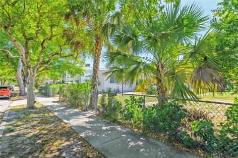 Commercial property in Hollywood, Florida № 1938316 - photo 4