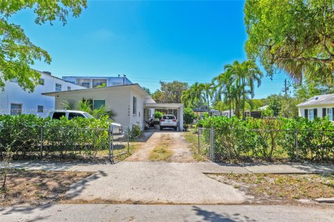 Commercial property in Hollywood, Florida № 1938316 - photo 6