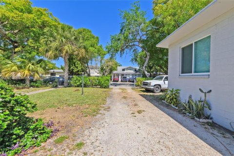 Commercial property in Hollywood, Florida № 1938316 - photo 25