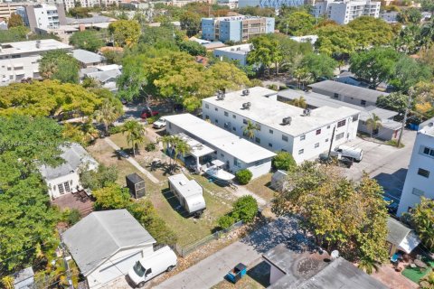 Propiedad comercial en venta en Hollywood, Florida № 1938316 - foto 10