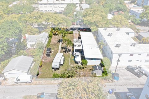 Propiedad comercial en venta en Hollywood, Florida № 1938316 - foto 1