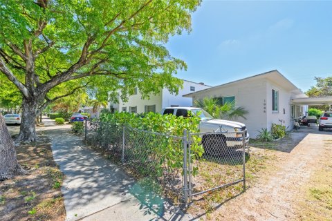 Commercial property in Hollywood, Florida № 1938316 - photo 5