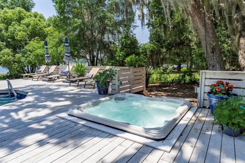 House in Keystone Heights, Florida 5 bedrooms, 285.02 sq.m. № 1767644 - photo 7