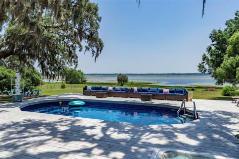 House in Keystone Heights, Florida 5 bedrooms, 285.02 sq.m. № 1767644 - photo 5