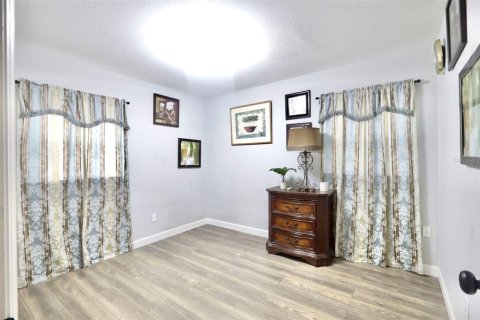 House in Apopka, Florida 4 bedrooms, 126.81 sq.m. № 2238039 - photo 23