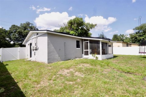 House in Apopka, Florida 4 bedrooms, 126.81 sq.m. № 2238039 - photo 29