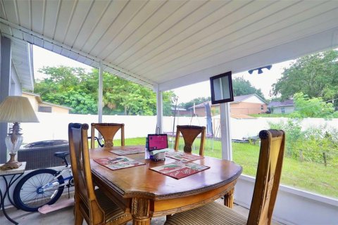 House in Apopka, Florida 4 bedrooms, 126.81 sq.m. № 2238039 - photo 28