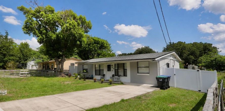 House in Apopka, Florida 4 bedrooms, 126.81 sq.m. № 2238039
