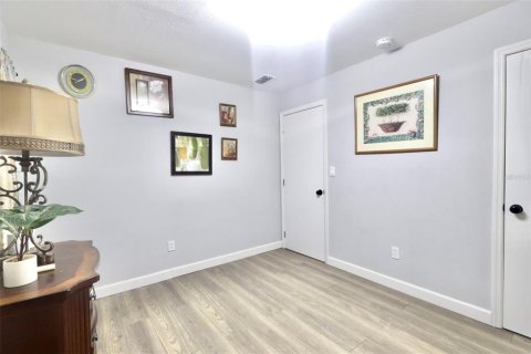 House in Apopka, Florida 4 bedrooms, 126.81 sq.m. № 2238039 - photo 22