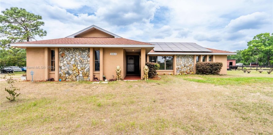 House in Ocala, Florida 3 bedrooms № 1774453