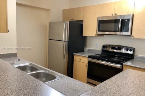 Condo in Hollywood, Florida, 1 bedroom № 1984501 - photo 9