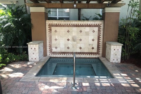 Condo in Hollywood, Florida, 1 bedroom № 1984501 - photo 6