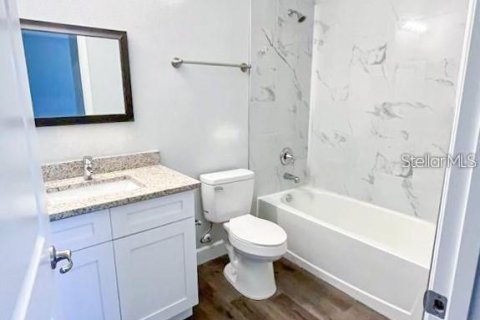 Apartment in Port Charlotte, Florida 3 bedrooms, 128.11 sq.m. № 1908335 - photo 9