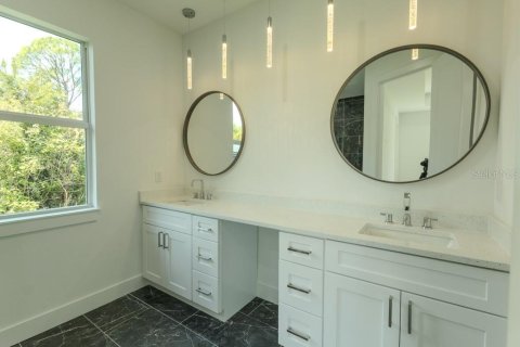 Casa en venta en North Port, Florida, 4 dormitorios, 157.38 m2 № 2196663 - foto 7