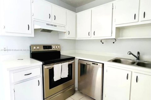 House in Stuart, Florida 3 bedrooms, 105.07 sq.m. № 1822021 - photo 3