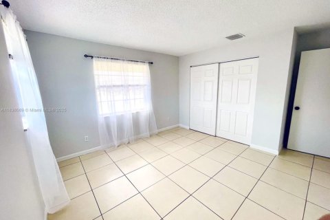 House in Stuart, Florida 3 bedrooms, 105.07 sq.m. № 1822021 - photo 12