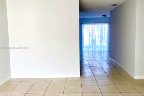 House in Stuart, Florida 3 bedrooms, 105.07 sq.m. № 1822021 - photo 7