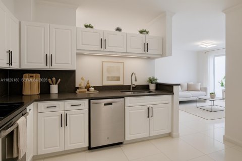 Купить кондоминиум в Санни-Айлс-Бич, Флорида 2 спальни, 95.13м2, № 1943402 - фото 6