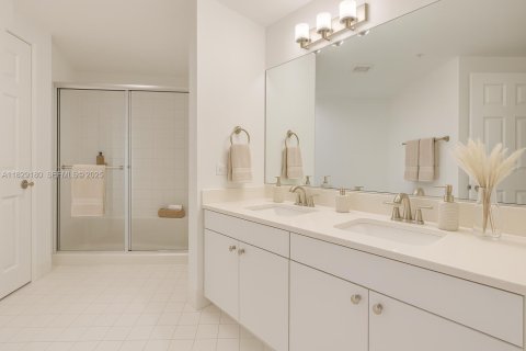 Купить кондоминиум в Санни-Айлс-Бич, Флорида 2 спальни, 95.13м2, № 1943402 - фото 8