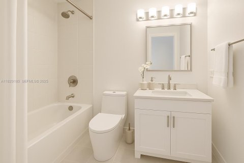 Купить кондоминиум в Санни-Айлс-Бич, Флорида 2 спальни, 95.13м2, № 1943402 - фото 10