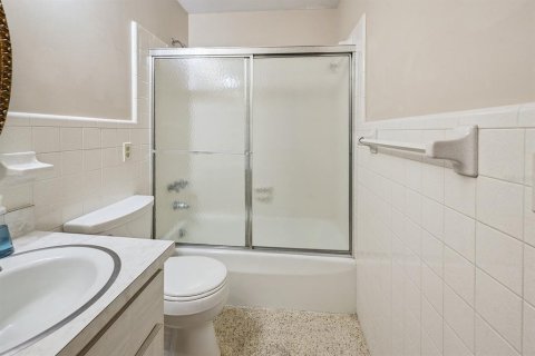 House in Keystone Heights, Florida 3 bedrooms, 157.19 sq.m. № 1844340 - photo 15
