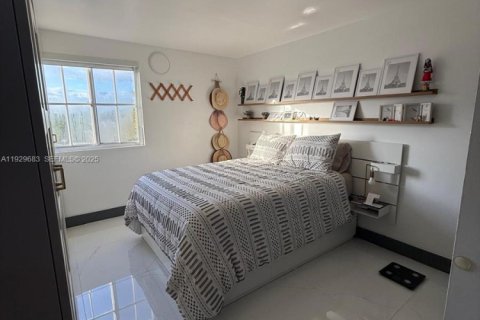 Снять в аренду кондоминиум в Хайалиа, Флорида 1 спальня, 69.58м2, № 1990649 - фото 3