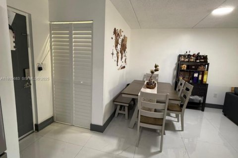 Снять в аренду кондоминиум в Хайалиа, Флорида 1 спальня, 69.58м2, № 1990649 - фото 12