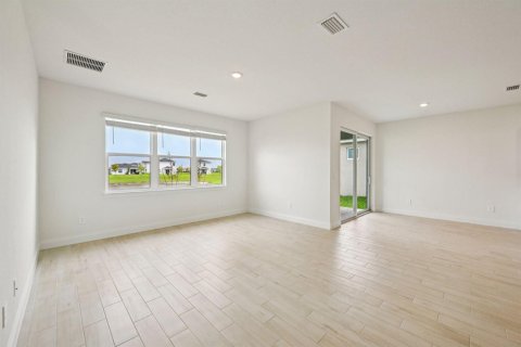 House in Port St. Lucie, Florida 4 bedrooms, 262.91 sq.m. № 2185658 - photo 24