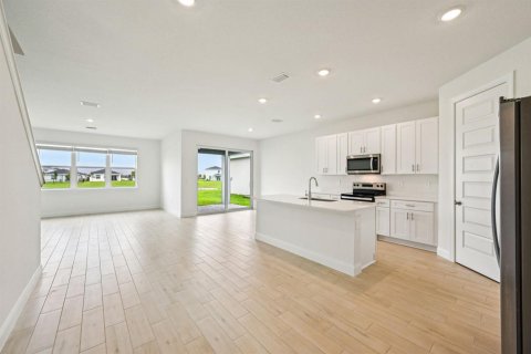 House in Port St. Lucie, Florida 4 bedrooms, 262.91 sq.m. № 2185658 - photo 12