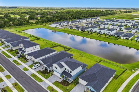 House in Port St. Lucie, Florida 4 bedrooms, 262.91 sq.m. № 2185658 - photo 9