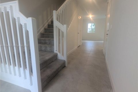 Touwnhouse à louer à Pembroke Park, Floride: 3 chambres № 1987817 - photo 4