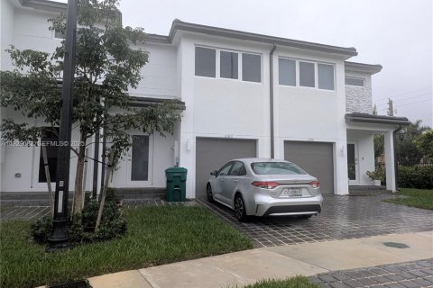 Touwnhouse à louer à Pembroke Park, Floride: 3 chambres № 1987817 - photo 2