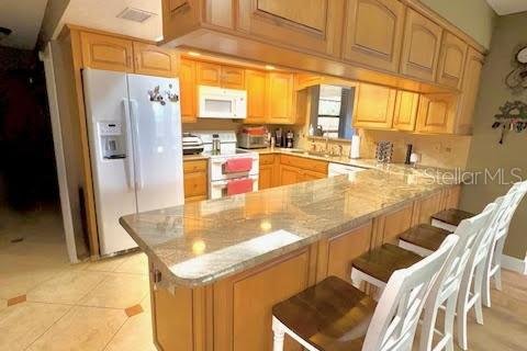 Casa en venta en Kissimmee, Florida, 5 dormitorios, 208.29 m2 № 1835590 - foto 11